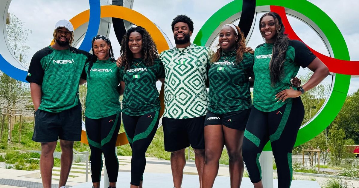 Nigerian discus throwers