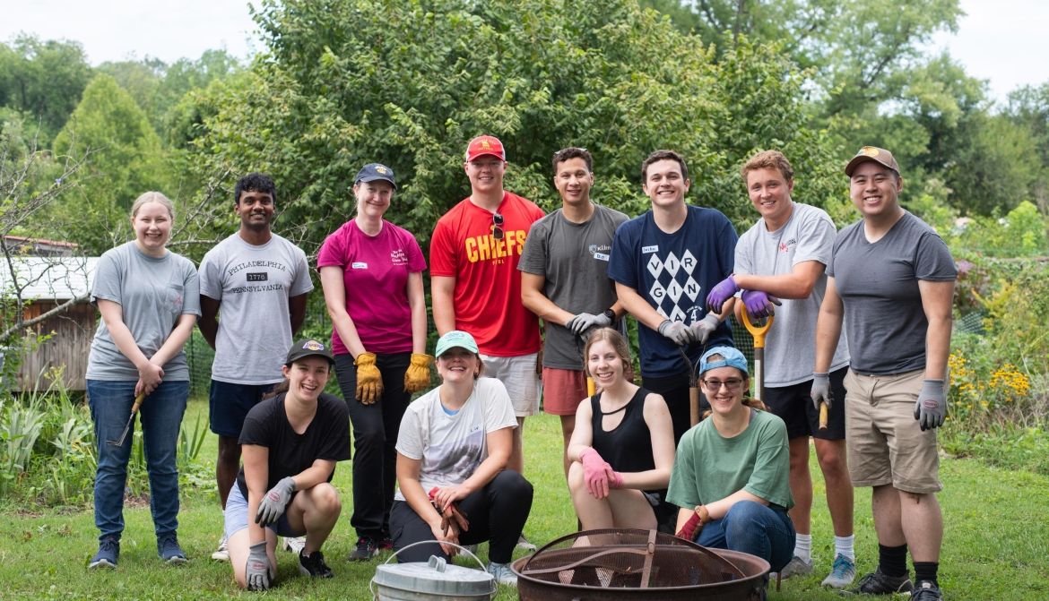 UVA Law students and Dean Kendrick volunteer at Casa Alma