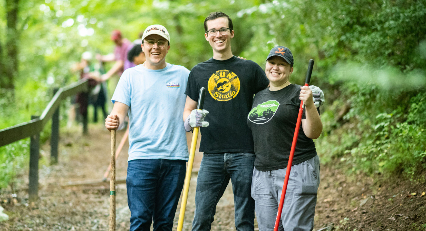 Students volunteering